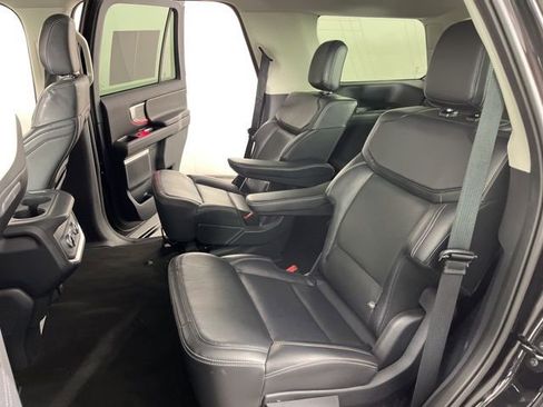 Used 2025 Ford Expedition Platinum AWD/4WD image 41