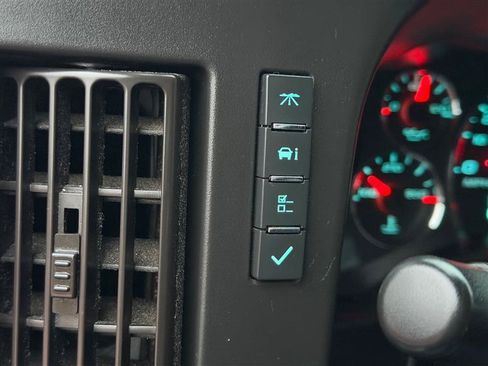 Used 2021 Chevrolet Express 2500 w/ Driver Convenience Package RWD image 32