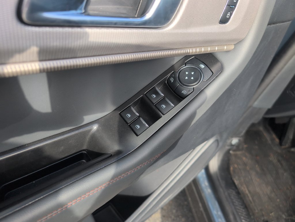 Certified 2025 Ford Explorer Active AWD/4WD image 21