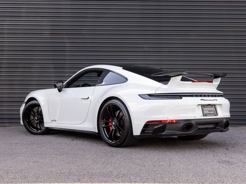 Used 2024 Porsche 911 Carrera GTS RWD image 3