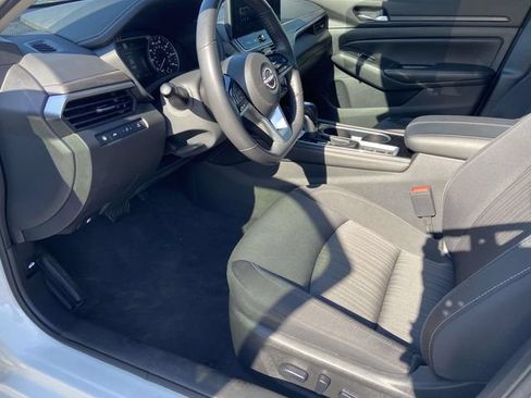 Used 2024 Nissan Altima 2.5 SV w/ SV Premium Package FWD image 10