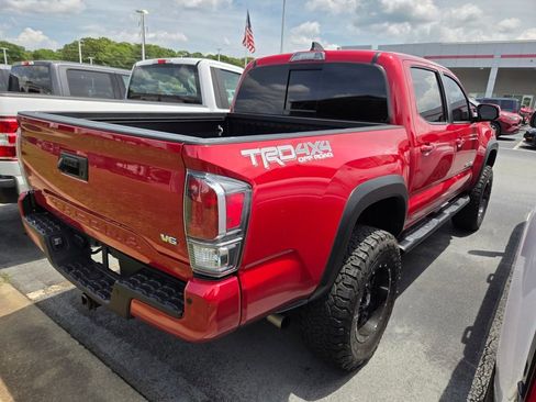 Used 2023 Toyota Tacoma TRD Off-Road w/ Advanced Technology Package AWD/4WD image 10
