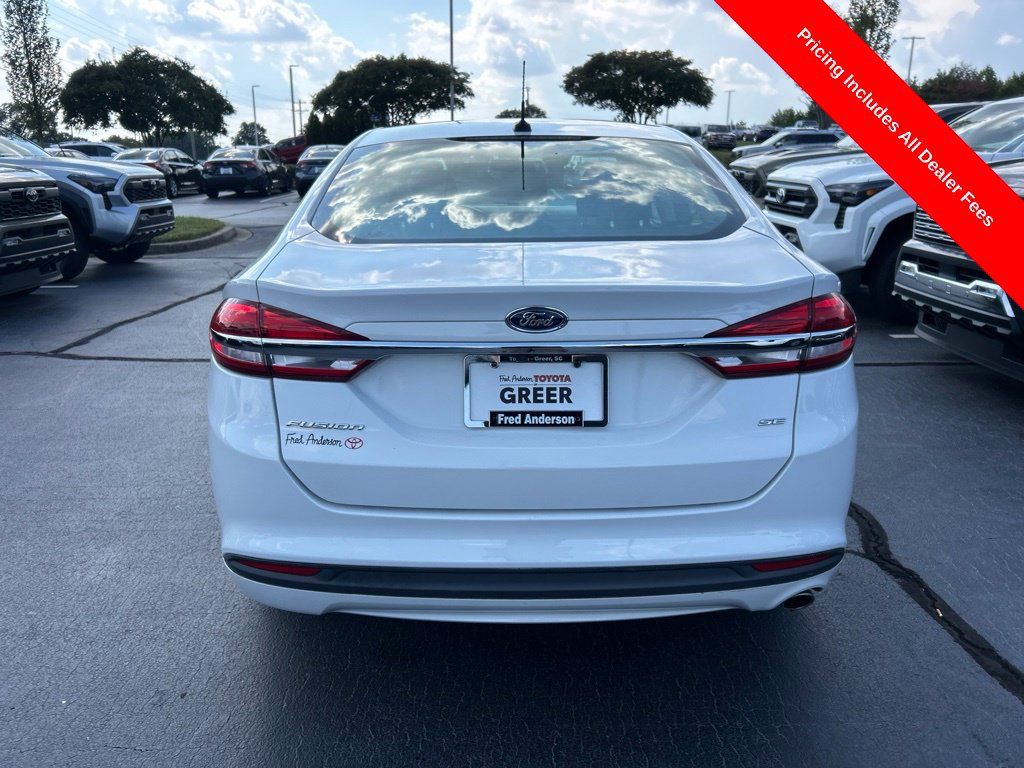 Used 2017 Ford Fusion SE FWD image 15