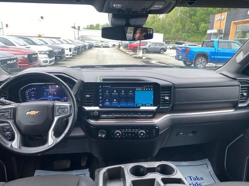 Used 2023 Chevrolet Silverado 1500 LT AWD/4WD image 14