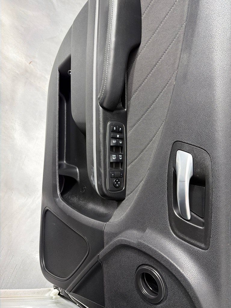 Used 2019 Dodge Charger SXT RWD image 11