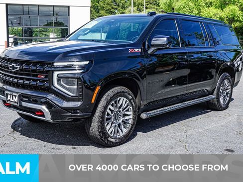 Used 2025 Chevrolet Suburban Z71 AWD/4WD image 3