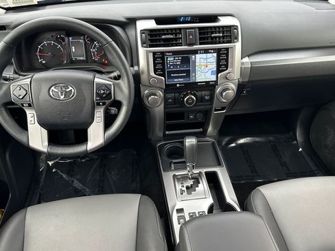 Used 2022 Toyota 4Runner SR5 Premium image 17