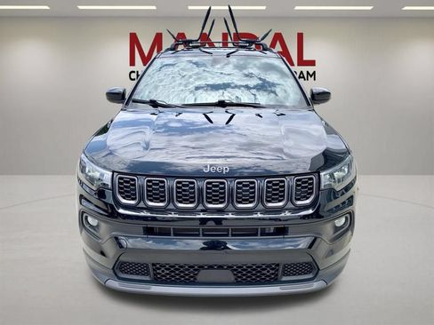 Used 2025 Jeep Compass Latitude w/ Altitude Special Edition AWD/4WD image 2