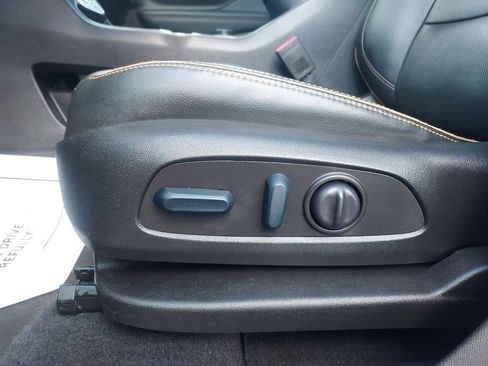 Used 2022 GMC Terrain AT4 w/ Infotainment Package II AWD/4WD image 25