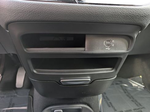 New 2026 Chrysler Pacifica Select image 28