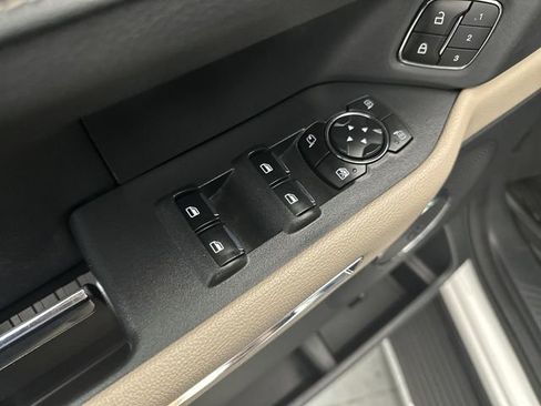 Used 2023 Ford Expedition Limited image 18