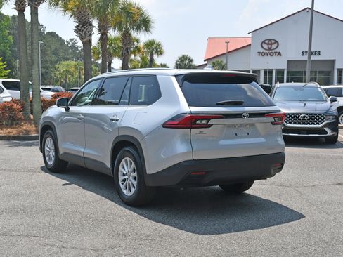 Certified 2025 Toyota Grand Highlander FWD image 3