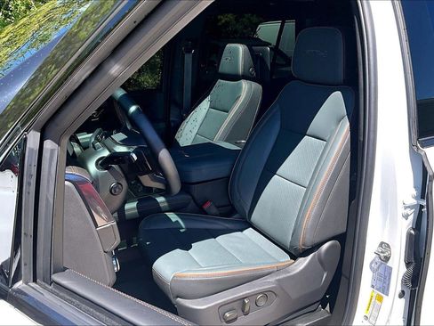 Used 2026 GMC Yukon AT4 w/ AT4 Premium Plus Package AWD/4WD image 19