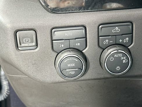 Used 2023 Chevrolet Silverado 1500 LT AWD/4WD image 22
