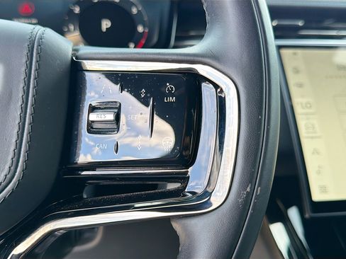 Used 2024 Land Rover Range Rover Sport Dynamic SE image 38