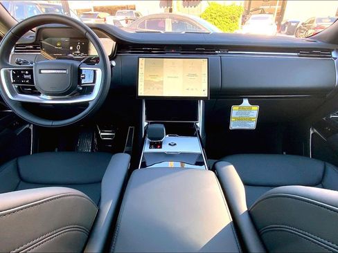 New 2026 Land Rover Range Rover SE image 7