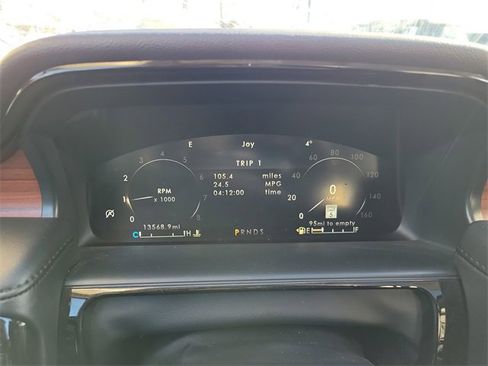 Certified 2022 Lincoln Nautilus Reserve image 13