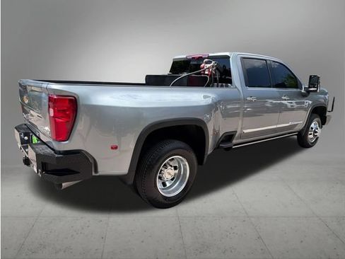 Used 2024 Chevrolet Silverado 3500 High Country w/ High Country Premium Package AWD/4WD image 5