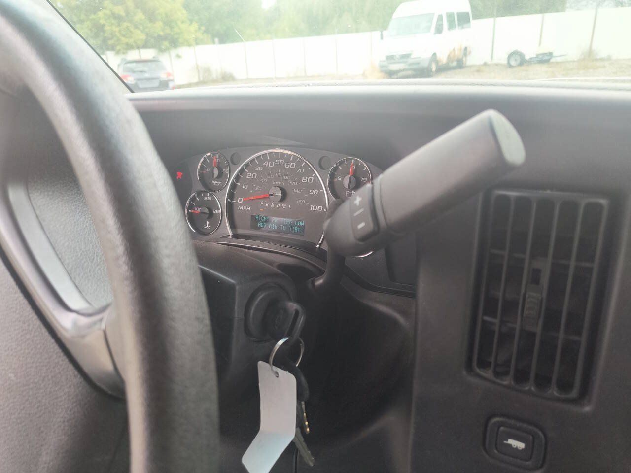 Used 2014 Chevrolet Express 2500 RWD image 37