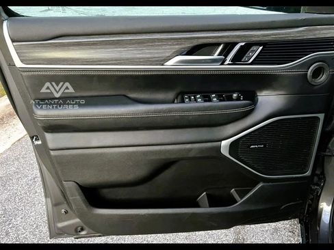 Used 2024 Jeep Wagoneer L Series II w/ Flexible Seating Group image 25