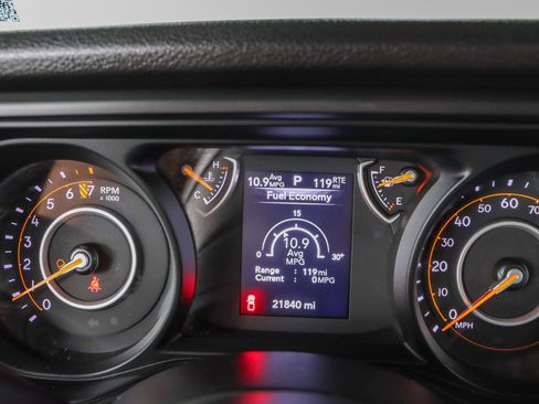 Used 2025 Jeep Gladiator Sport image 15