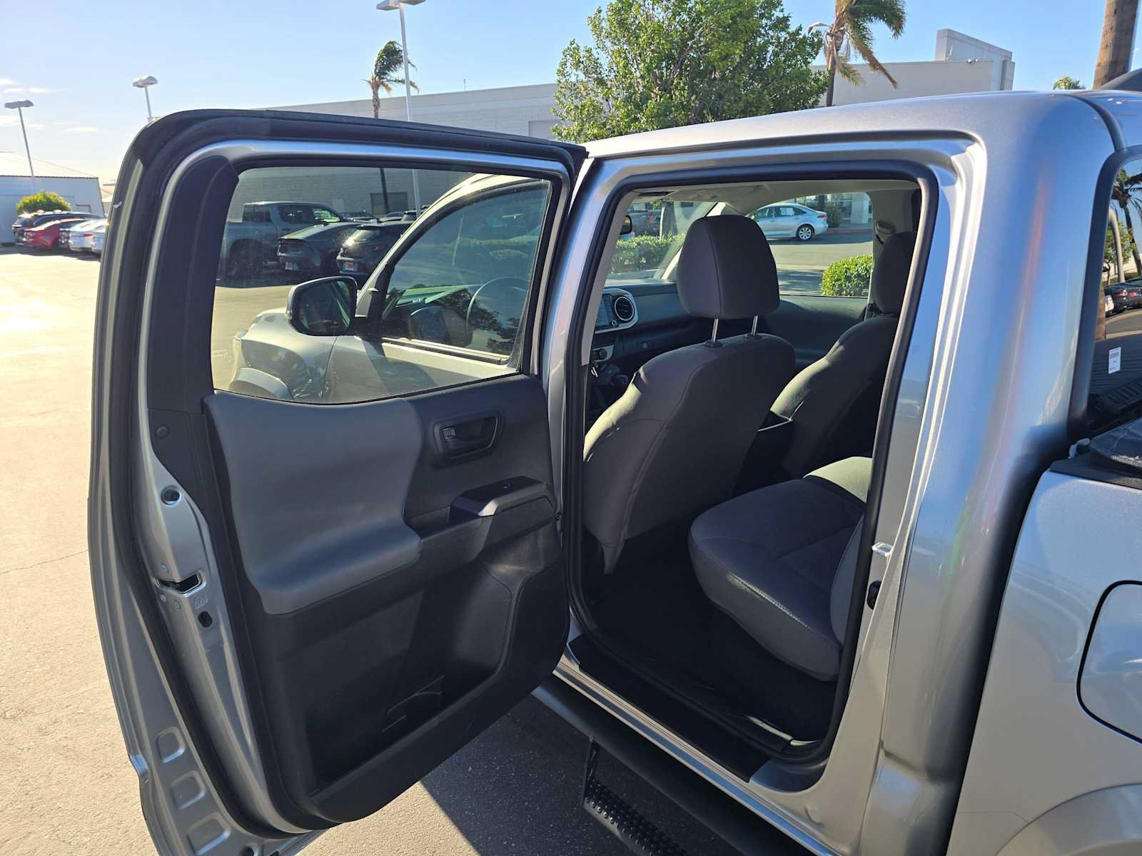 Certified 2023 Toyota Tacoma SR5 w/ Technology Package AWD/4WD image 15