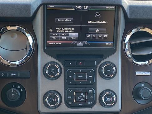 Used 2015 Ford F350 Lariat image 13