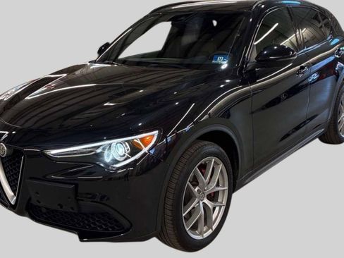 Used 2018 Alfa Romeo Stelvio Ti Sport AWD/4WD image 1