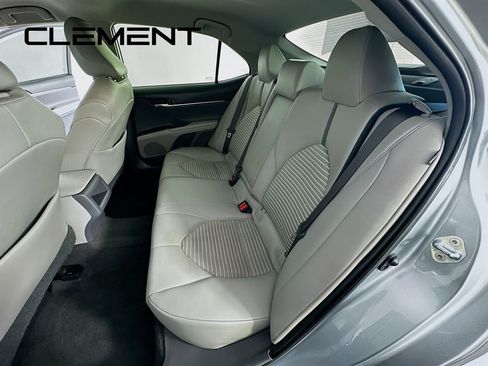 Used 2021 Toyota Camry SE image 30