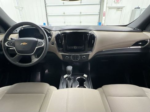 Used 2023 Chevrolet Traverse LS FWD image 10