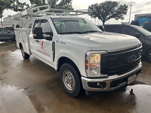 Used 2024 Ford F250 XL w/ XL Driver Assist Package RWD image 2