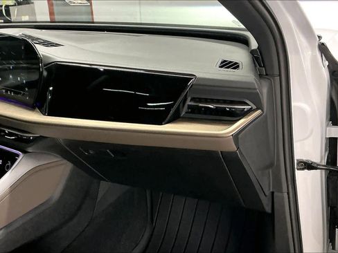 Used 2025 Audi Q5 Premium Plus w/ Premium Plus image 19