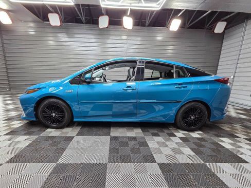 Used 2017 Toyota Prius Prime Premium FWD image 8
