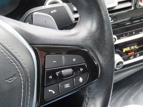 Used 2022 BMW 530e xDrive 530e iPerformance w/ Premium Package image 25