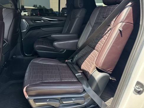 Used 2023 Cadillac Escalade ESV Sport Platinum w/ LPO, ONYX Package RWD image 17