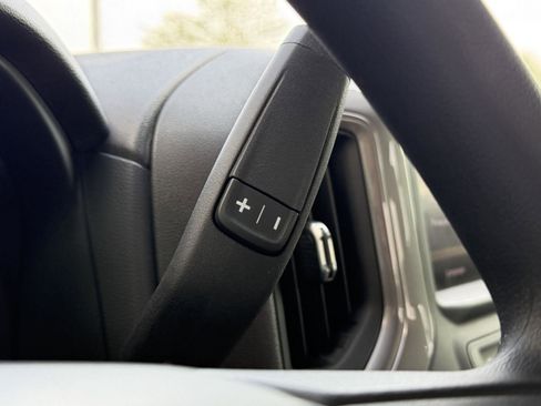 Used 2021 Chevrolet Silverado 1500 Custom image 18