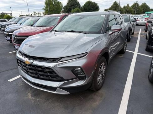 Used 2024 Chevrolet Blazer LT w/ Convenience Package FWD image 2