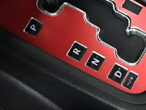 Used 2018 Jeep Wrangler Unlimited Rubicon w/ Connectivity Group image 15