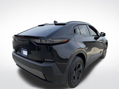 New 2026 Subaru Uncharted AWD image 8