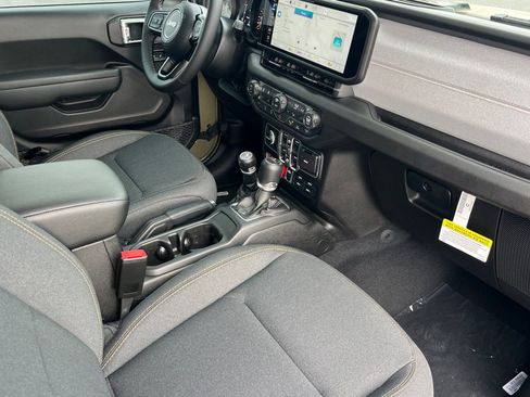 New 2026 Jeep Gladiator Sport AWD/4WD image 11