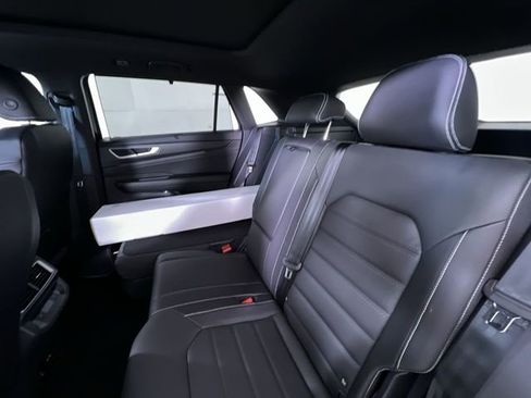 New 2026 Volkswagen Atlas Cross Sport SEL R-Line image 25