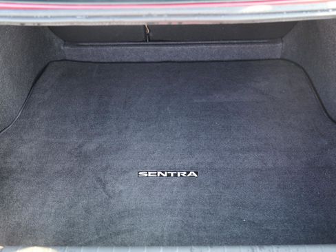 Used 2025 Nissan Sentra SV w/ SV Premium Package image 18