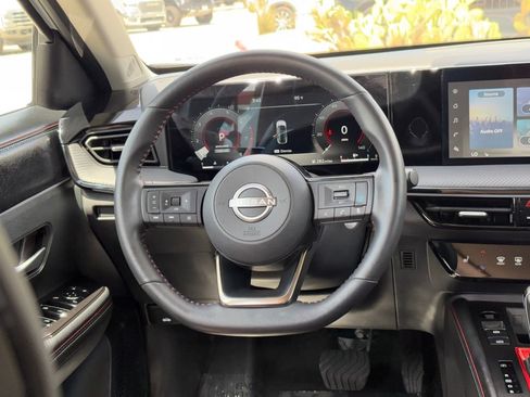 Used 2025 Nissan Kicks SR w/ SR Premium Package AWD/4WD image 21