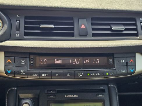 Used 2015 Lexus CT 200h FWD image 30