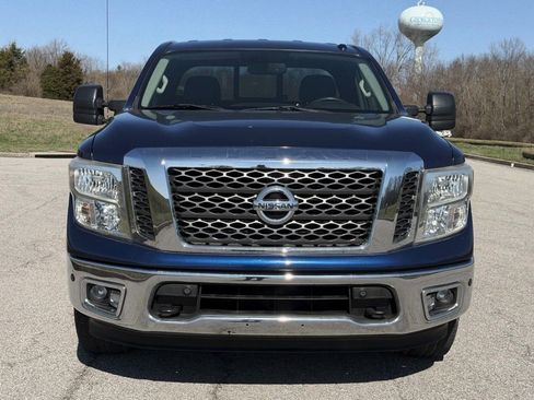 Used 2017 Nissan Titan SV image 20
