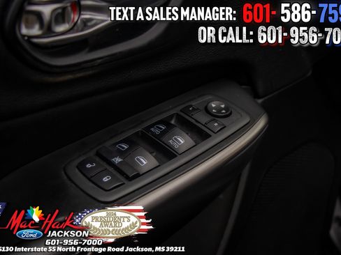 Used 2019 Jeep Cherokee Latitude Plus image 12
