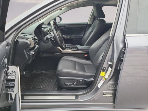 Used 2016 Lexus IS 200t RWD image 11