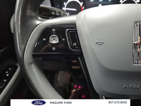 Used 2021 Lincoln Corsair AWD w/ Premium Package image 23