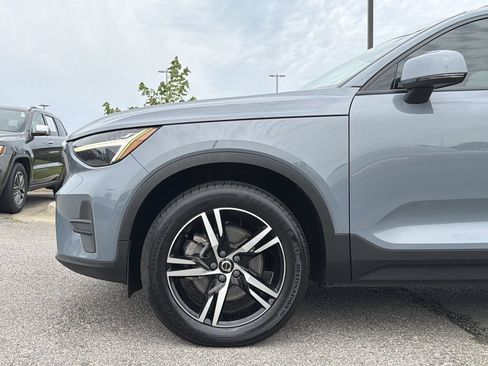 Used 2023 Volvo XC40 B5 Core AWD/4WD image 9