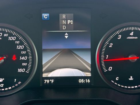 Used 2018 Mercedes-Benz GLC 300 4MATIC Coupe image 11